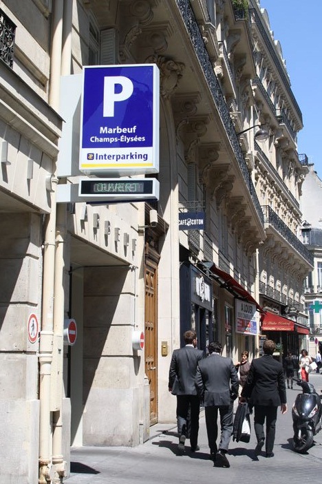 Marbeuf parking Parijs